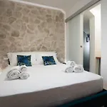 Lues Hotel